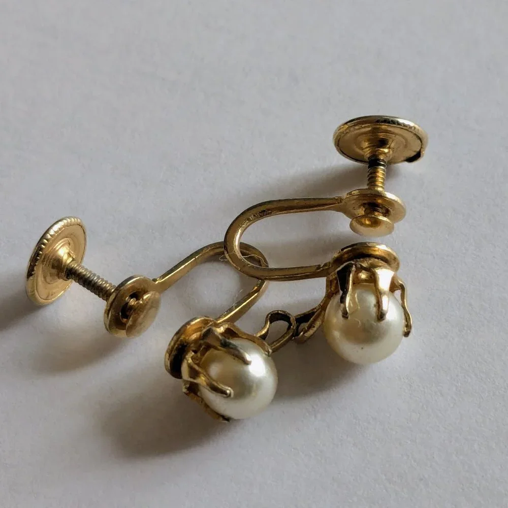 Stunning Vintage Pearl Screw Back Earrings Gold Tone Retro Mid-Century Jewelry